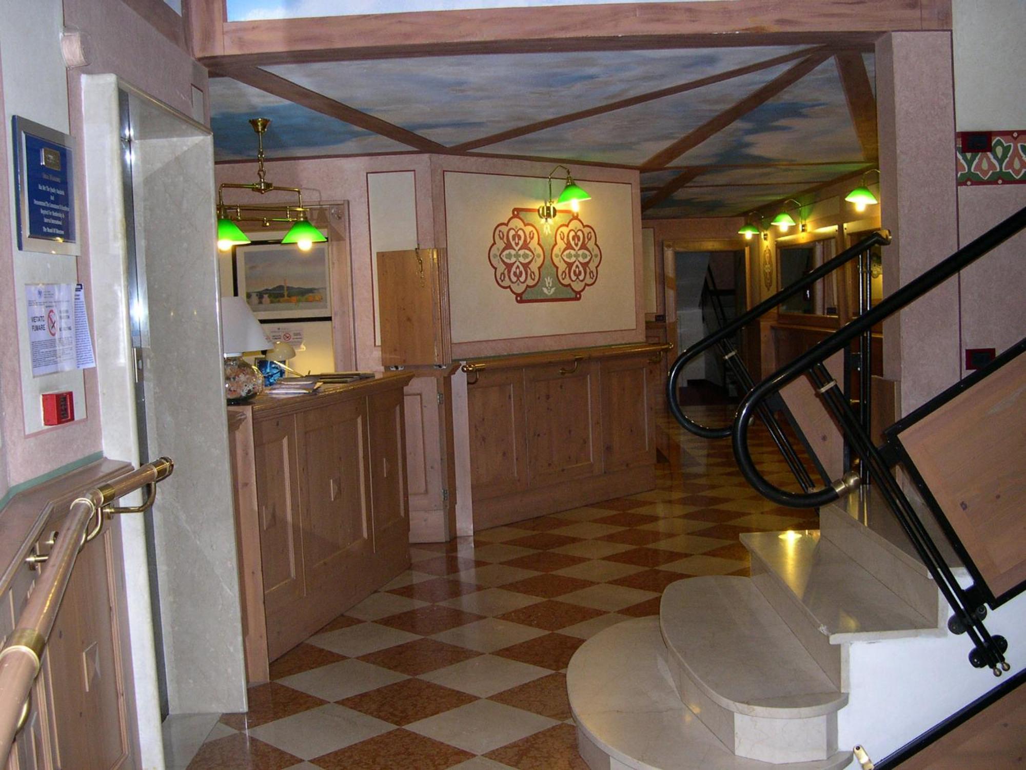 Residence Orsa Maggiore Madonna Eksteriør bilde